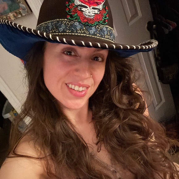 Meet your Posher, Rhapsi💃🏻 - Picture 2 of 6